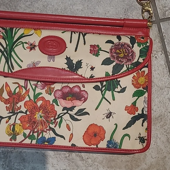 GUCCI*Beautiful* Floral/Red*Very Rare *Vintage Clutch - Picture 5 of 9
